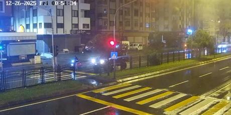 Ehliyetsiz sürücünün kullandığı otomobilin motosiklete çarptığı kaza kamerada; 1 ölü