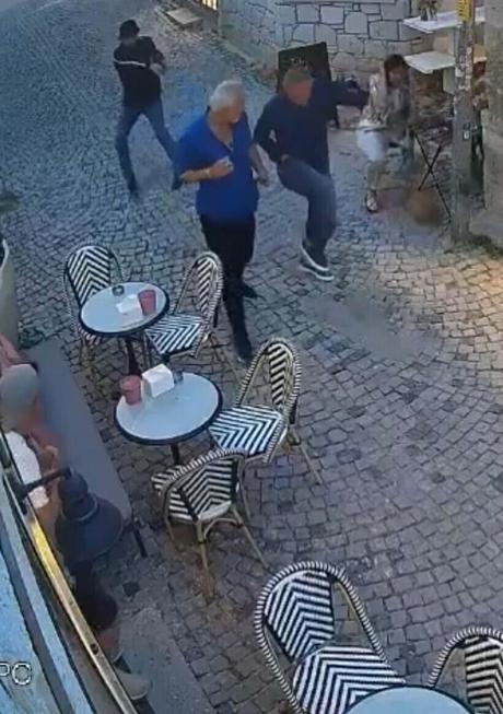 İş insanına silahlı saldırı kamerada