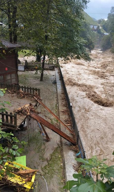 Rizede yağış, sel ve heyelana neden oldu