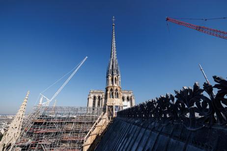 Notre-Dame Katedralinde çanlar 5 yıl sonra ilk kez çaldı