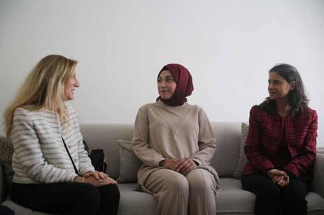 Her gebeye bir ebe ile normal doğum oranı arttı