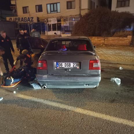 Kayseri’de otomobilin yayaya çarptığı kaza anı kamerada: 2 yaralı