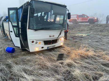 Malatyada midibüs devrildi: 16 yaralı