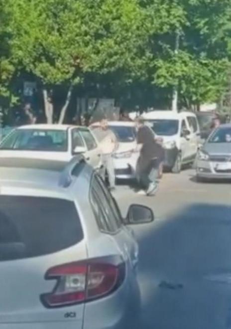 Sultangazide trafik kazası sonrası bıçaklı saldırıda öldürülen Baran Fakhani son yolculuğuna uğurlandı