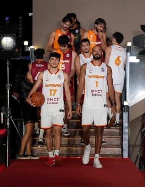 Galatasaray Adası’nda görkemli forma lansmanı gecesi