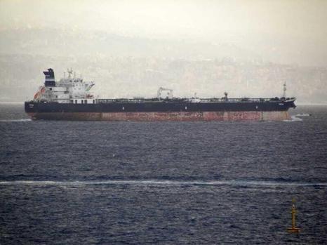 Rusyada İDA saldırısına uğrayan tanker İstanbul Boğazından geçti; hasar havadan görüntülendi