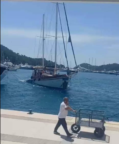 Fethiyede guletin lüks motoryata çarptığı kaza kamerada