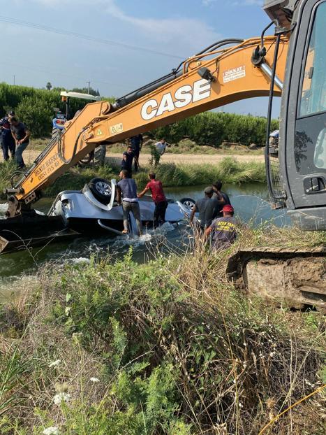 Adanada, sulama kanalına düşen kamyonette baba ve 2 kızı hayatını kaybetti