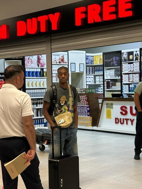 Trabzonspor’un yeni sezon ilk transferi Pina şehre geldi