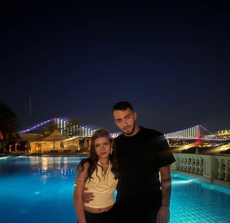 Sarıyerde üniversite kampüsündeki kafede kız arkadaşını öldürüp, intihar etti