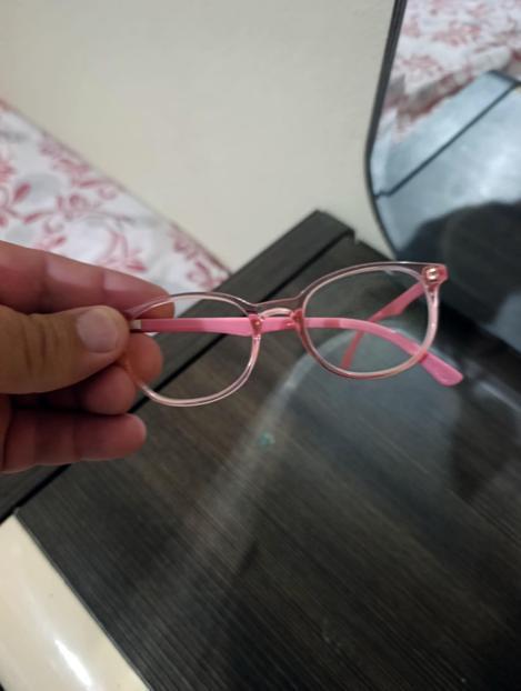 Şeyma ‘plastik’ sanılan gözlük camı kırılıp gözüne batınca sağ gözünü kaybetti; aile şikayetçi oldu