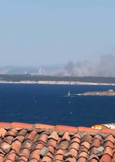 Çanakkaledeki tarım arazisinde çıkan yangın kontrol altında