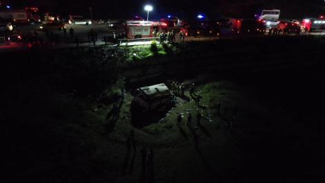 Esenyurtta işçi servisi şarampole yuvarlandı; 4 ölü 3ü ağır 7 yaralı