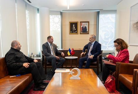 Bakan Fidandan peş peşe önemli görüşmeler