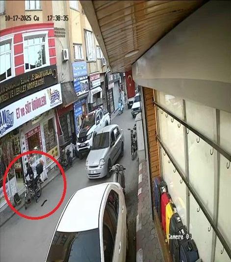 Telefon dükkanındaki kişiyi yaralayıp kaçarken silahını düşüren şüpheli tutuklandı