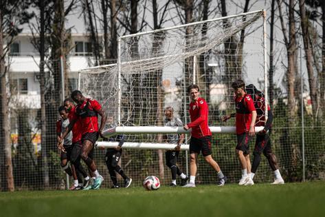 Samsunspor, Fenerbahçe maçı için Antalya’da hazırlıklarına devam ediyor