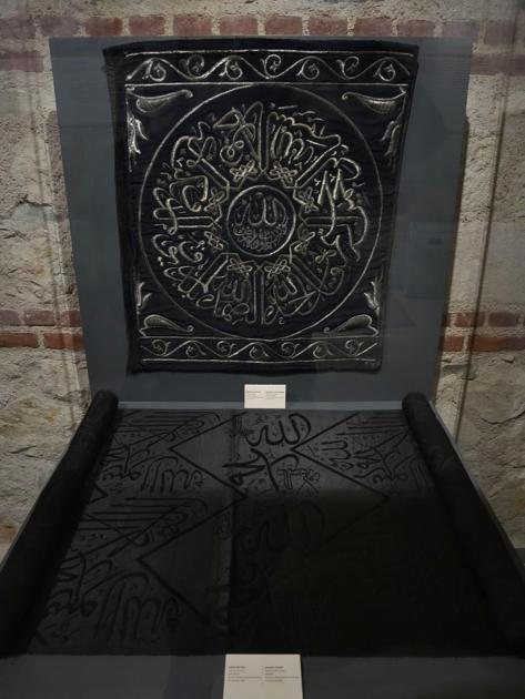 Çalınan iki İznik çinisi yıllar sonra yeniden Türkiyede