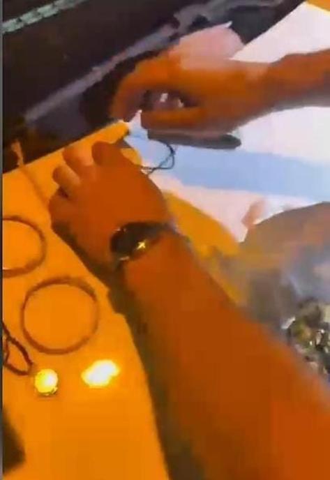 ‘Eşiniz silah kaçakçılığa karıştı’ yalanıyla 1 milyon lira dolandıran şüpheli yakalandı