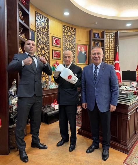 Devlet Bahçeli, boksör Avni Yıldırım’ı makamında kabul etti