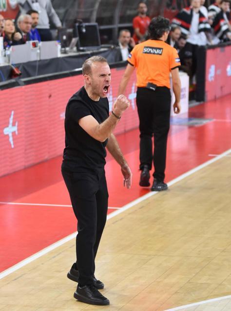 Karşıyaka potada düşüşe çare bulamıyor