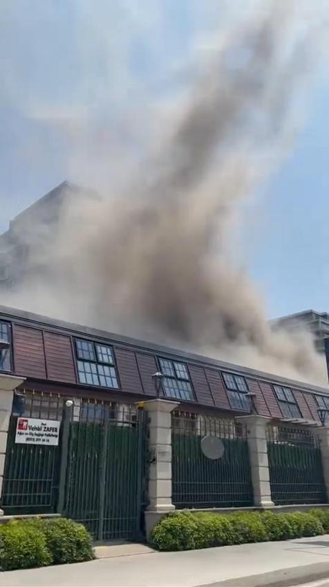 Fişekhanede restoranda çıkan yangın söndürüldü