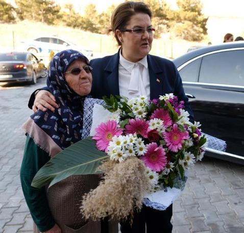 Bakan Yanık: Huzurevi sakini 68 depremzedemizi Konyaya getirdik