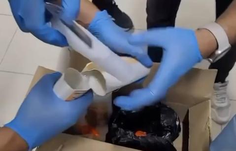 Şampuan kutularından esrar çıktı; 3 gözaltı