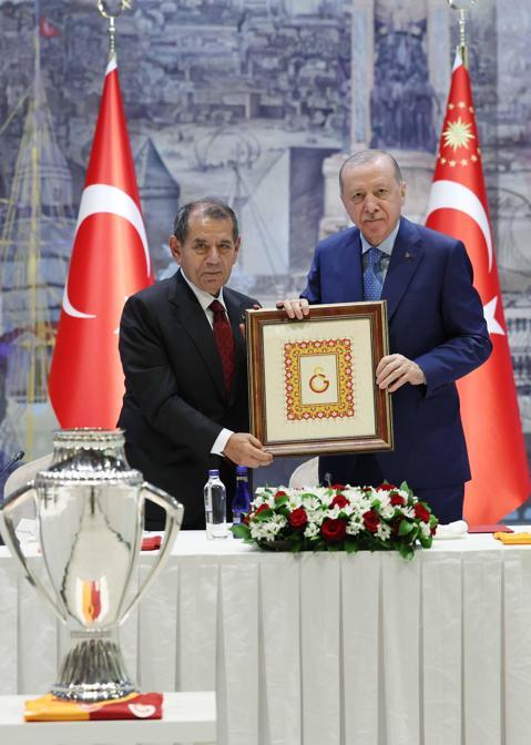 Cumhurbaşkanı Erdoğan, Süper Lig şampiyonu Galatasaray’ı kabul etti