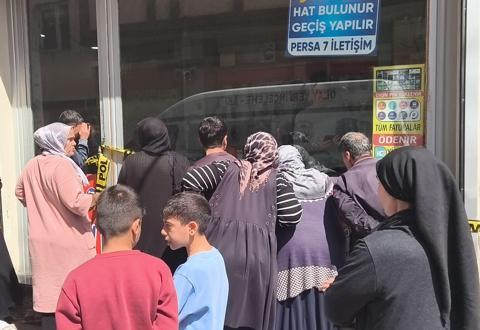 Kasklı şüpheli, telefon tamircisini öldürdü