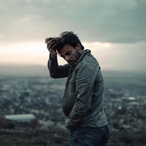 Motosikletle okul servisinin altında kalan Mustafa öldü