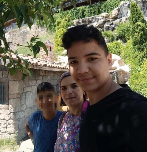 Arnavutköyde boşandığı eşi ve oğlunu tüfekle öldürüp intihar etti; cenazeler Adli Tıp Kurumundan alındı