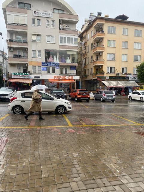 Antalyada 4.9 büyüklüğünde deprem