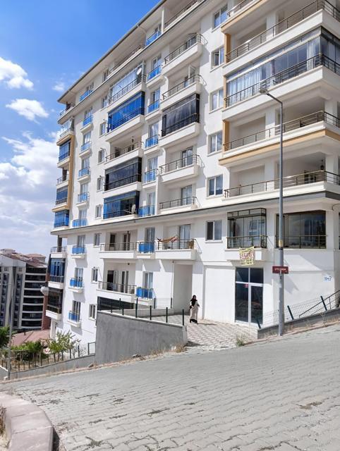 2 oğlunu bıçakla yaralayıp, intihara kalkıştı