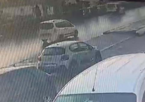 Otomobilin yayaya çarptığı kaza kamerada