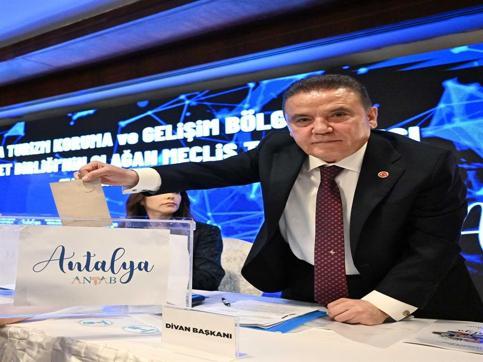Antalya Büyükşehir Belediye Başkanı Böcek tutuklandı