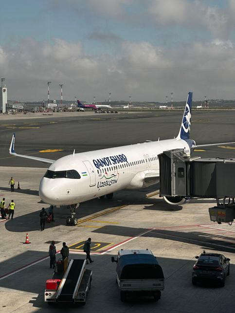 İstanbul Havalimanı’ndan uçuş yapan 90ıncı havayolu şirketi Özbek Qanot Sharq oldu