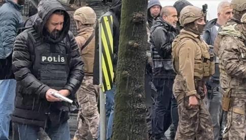 Beşiktaştaki silahlı şüphelinin aşık olduğu kadın için bankaya geldiği ortaya çıktı