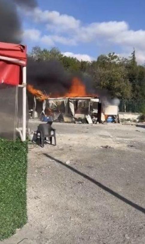 Bakırköydeki Sosyete Pazarının çay ocağında yangın