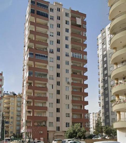Depremde ölenlerin tutanakla aldığı altınlarını vermediği iddia edilen polis memuru ihraç edildi