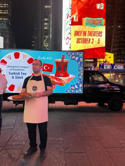 Türk simidi ve çayı, Anadoludakiler projesi ile Times Meydanına taşındı
