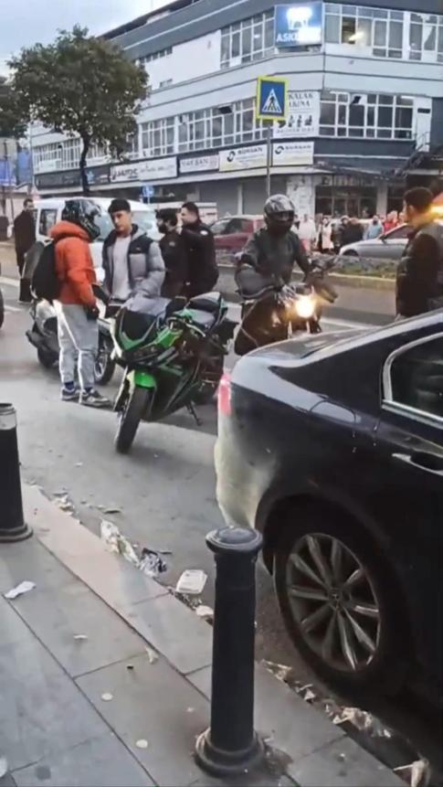 Bayrampaşa’da silahlı yumruklu tekmell kavga kamerada