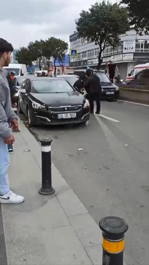 Bayrampaşa’da silahlı yumruklu tekmell kavga kamerada