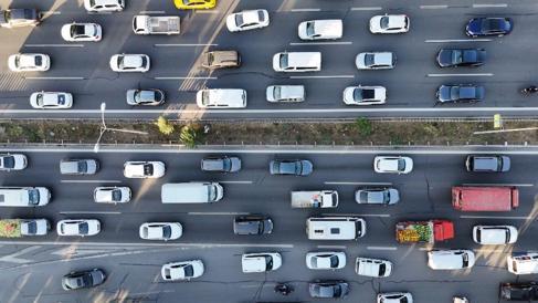 İstanbulda eğitim öğretim döneminin ilk günü trafik yoğunluğu oluştu