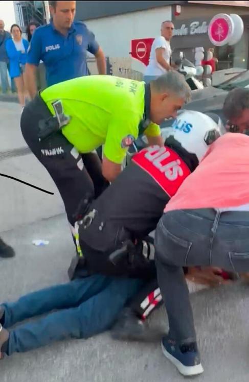 Makas atıp, kendilerini durduran polislere saldıran alkollü sürücü ve 2 arkadaşı adliyede