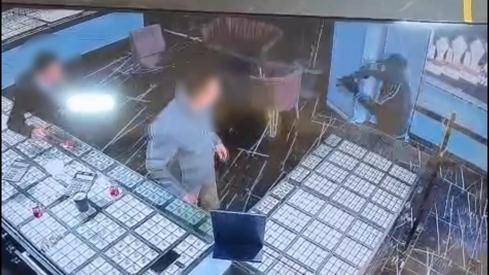 Kuyumcu dükkanında altınları gasbedip, polisi yaralayan 6 şüpheli yakalandı