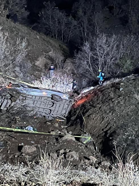 Maden işçilerini taşıyan minibüs devrildi; 2 ölü, 10 yaralı