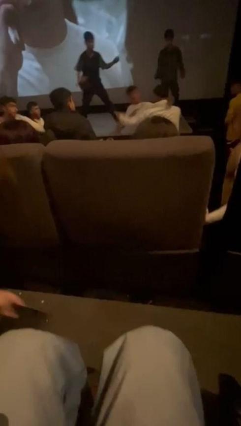 Gaziosmanpaşa’da Rapçi Çakalın hayran buluşmasında tekmeli yumruklu kavga