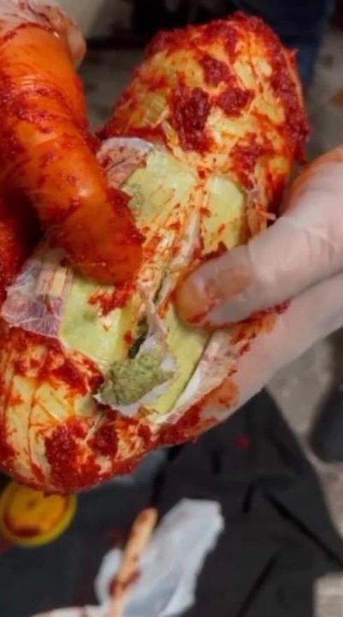 Üsküdarda salça bidonlarıyla uyuşturucu satan şüpheli yakalandı