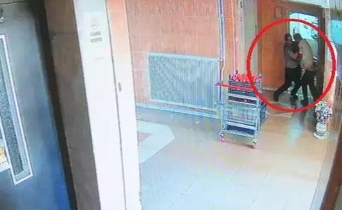 Bina görevlisini bıçaklayarak öldüren sanığa müebbet hapis