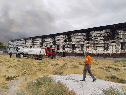 Kayseride mobilya fabrikasında yangın kontrol altında